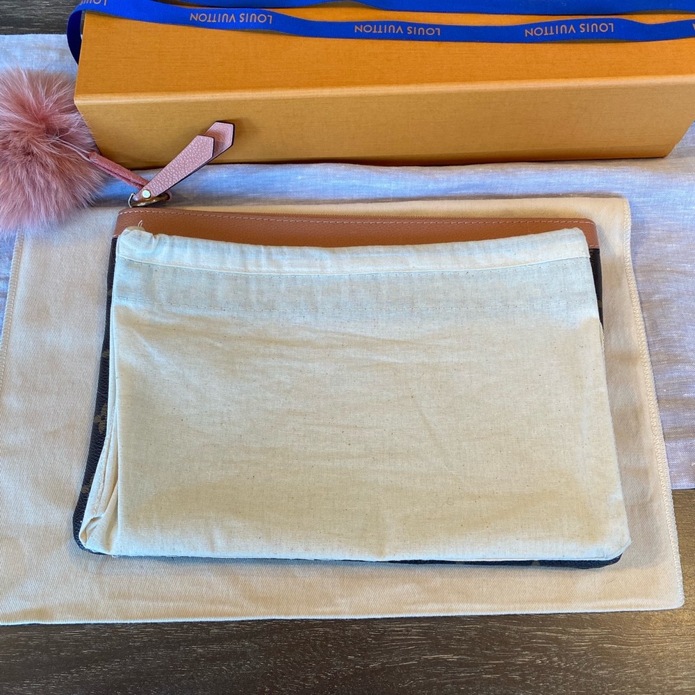 Authentic Louis Vuitton Daily Pouch Peach (rare color) Clutch - Picture 14 of 14